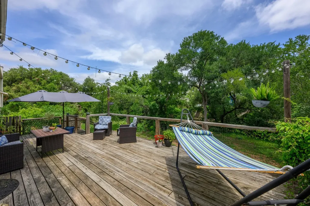 8406 Hanbridge Lane Austin TX 78736