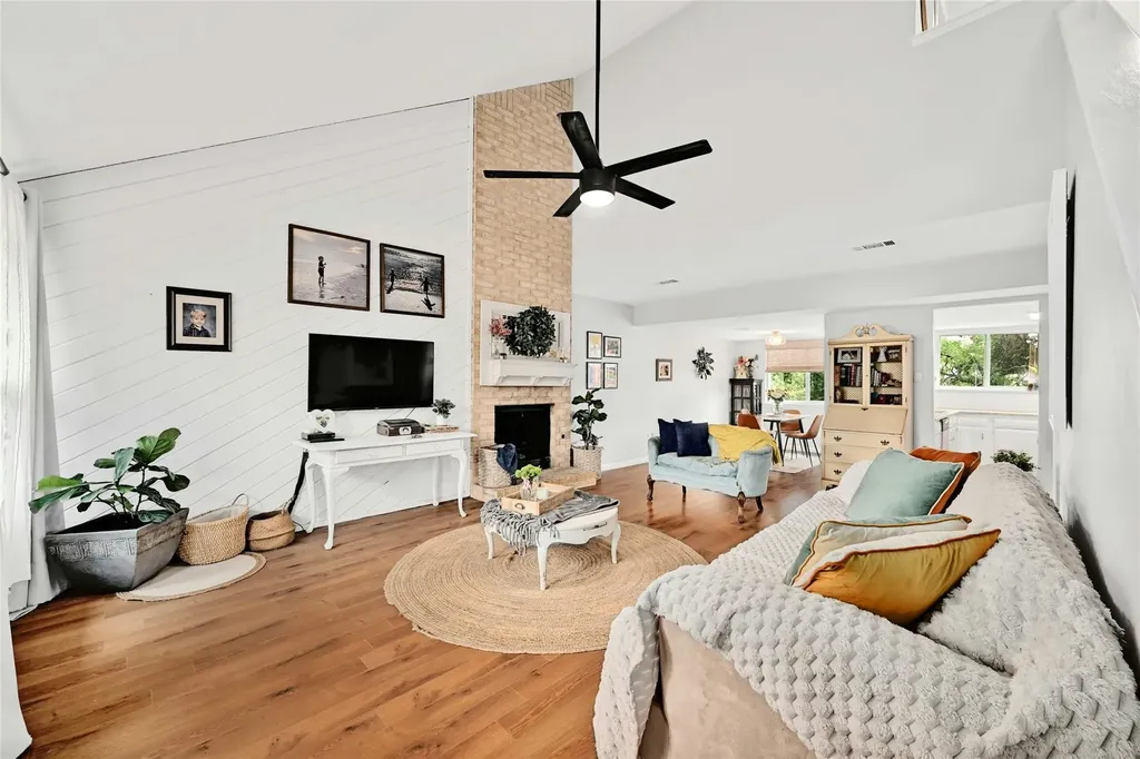 8406 Hanbridge Lane Austin TX 78736