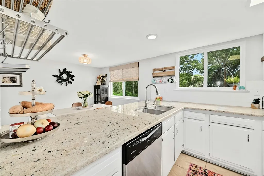 8406 Hanbridge Lane Austin TX 78736