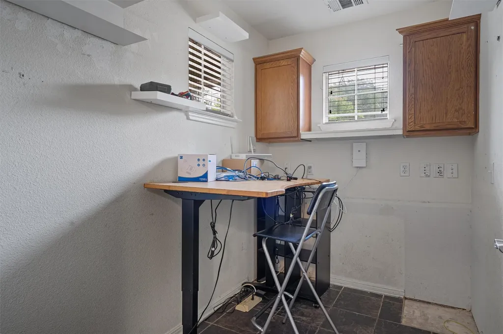 1213 Justin Lane Austin TX 78757