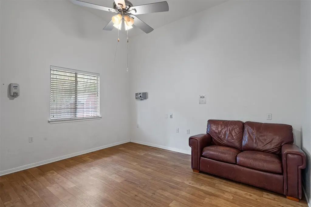 1213 Justin Lane Austin TX 78757
