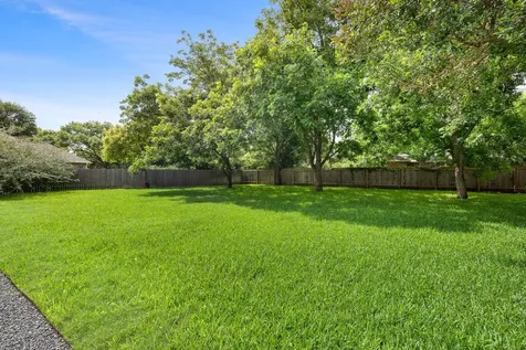 10 Oak View Round Rock TX 78664