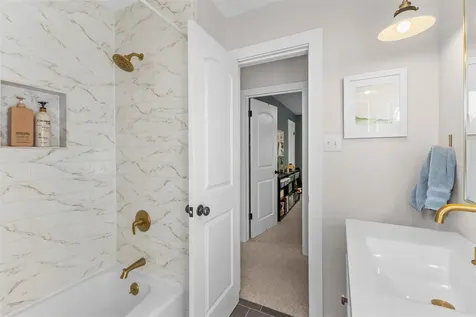 11002 Hillside Oak Lane Austin TX 78750