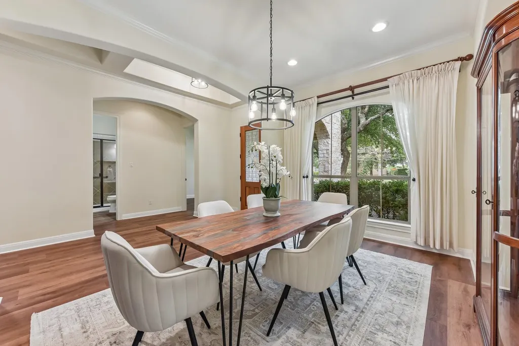 11213 Woodland Hills Trail Austin TX 78732