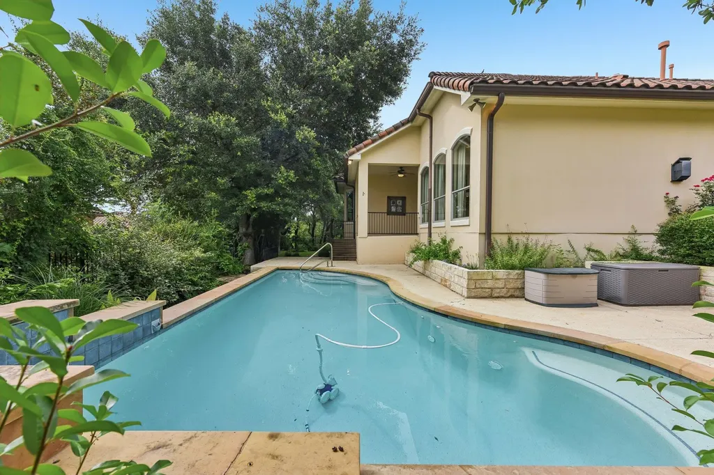 11213 Woodland Hills Trail Austin TX 78732