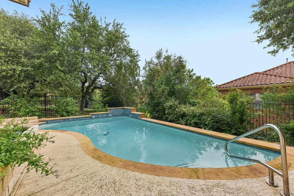 11213 Woodland Hills Trail Austin TX 78732