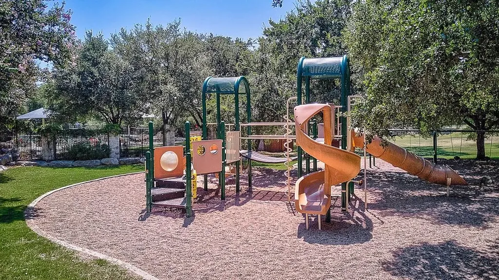 11213 Woodland Hills Trail Austin TX 78732