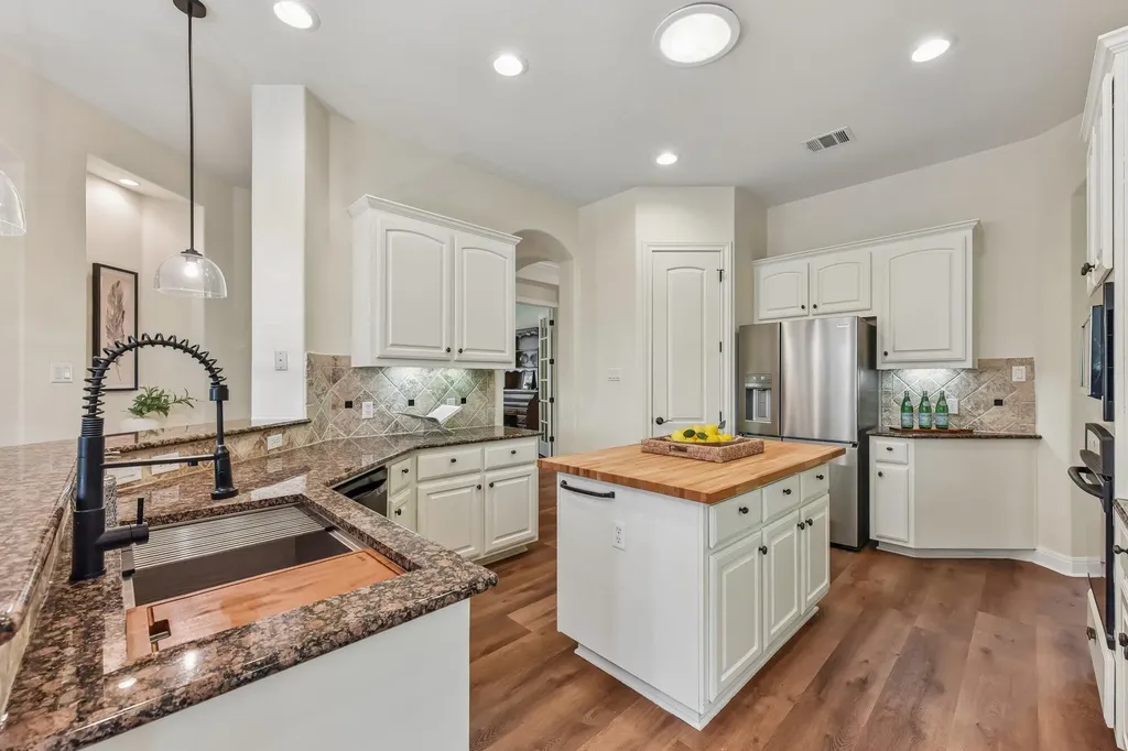 11213 Woodland Hills Trail Austin TX 78732