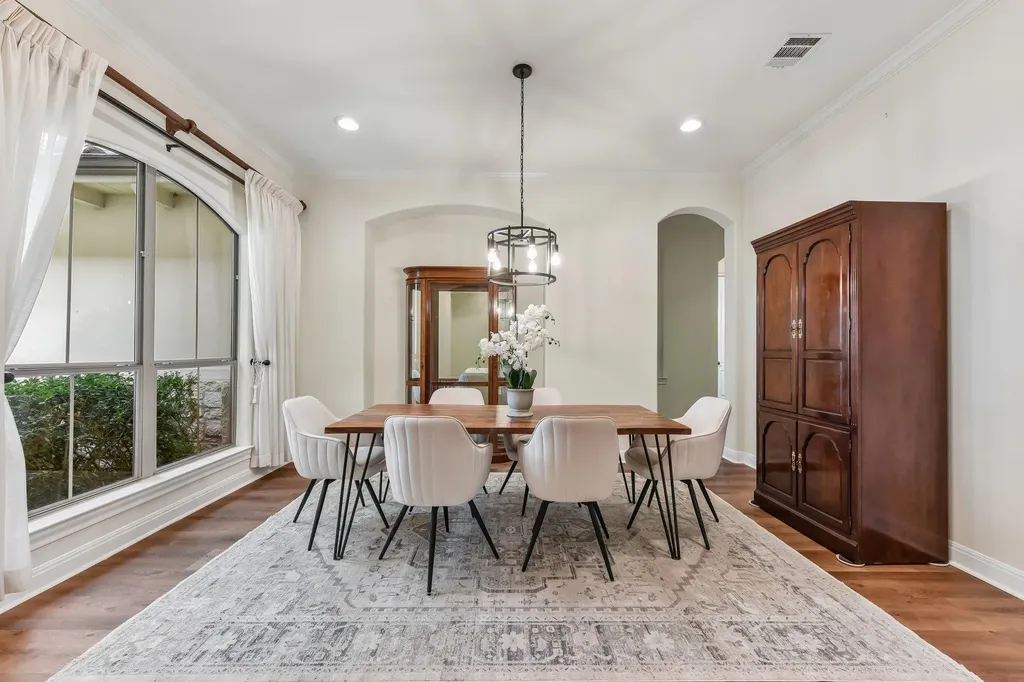 11213 Woodland Hills Trail Austin TX 78732