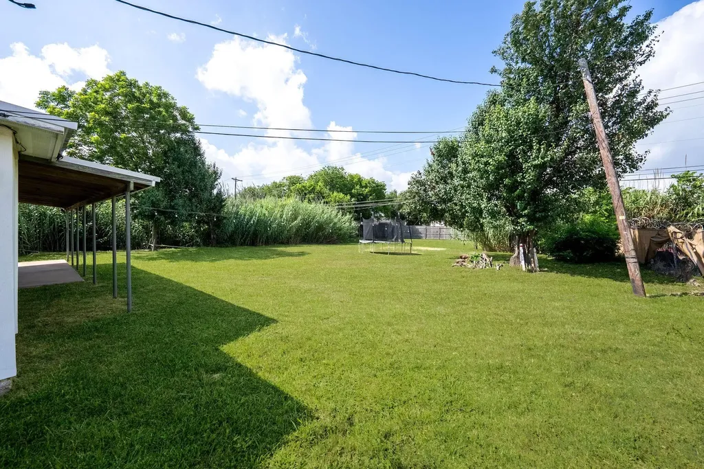 1717 NW Fleischer Drive NW Pflugerville TX 78728