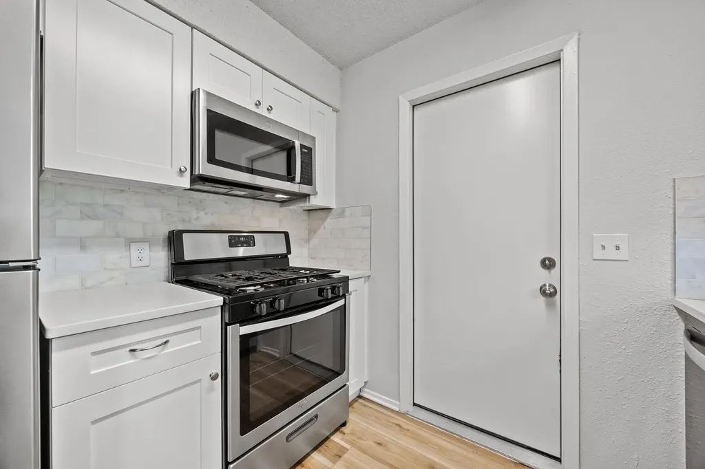 8204 Kellog Court Austin TX 78745