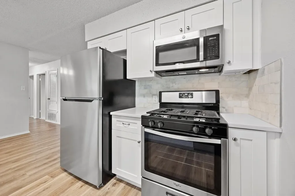 8204 Kellog Court Austin TX 78745
