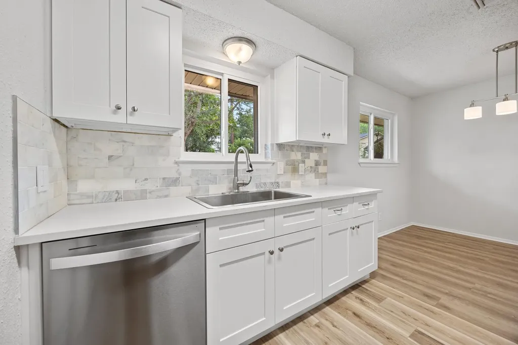 8204 Kellog Court Austin TX 78745