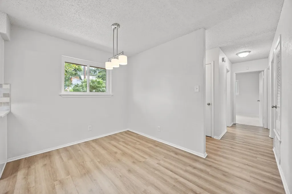8204 Kellog Court Austin TX 78745