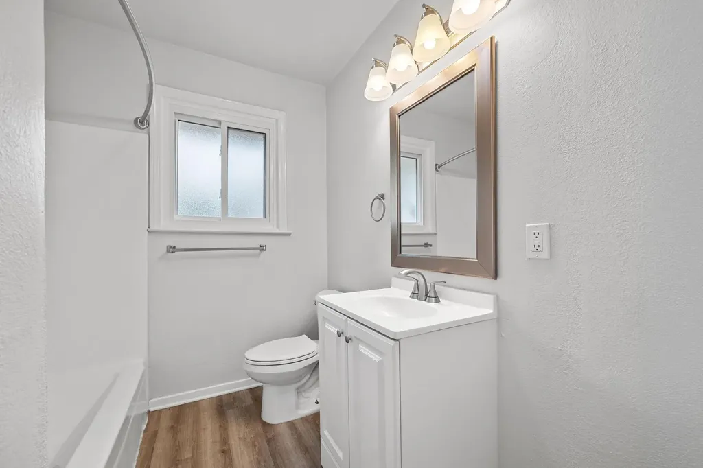 8204 Kellog Court Austin TX 78745
