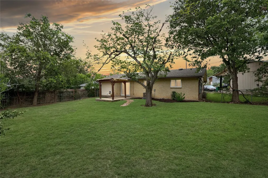 8204 Kellog Court Austin TX 78745