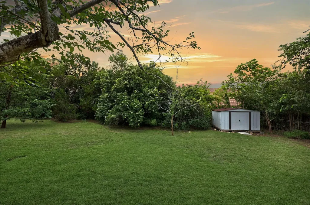 8204 Kellog Court Austin TX 78745