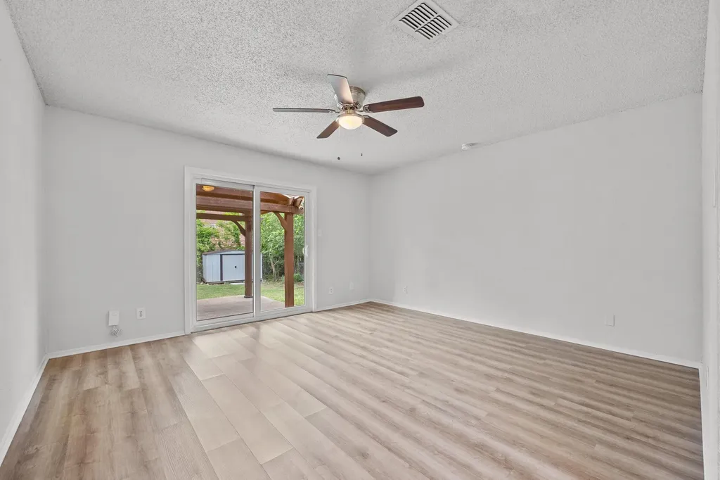 8204 Kellog Court Austin TX 78745