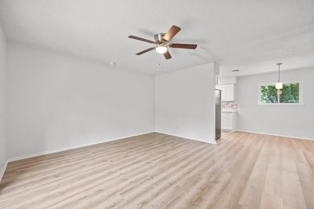 8204 Kellog Court Austin TX 78745