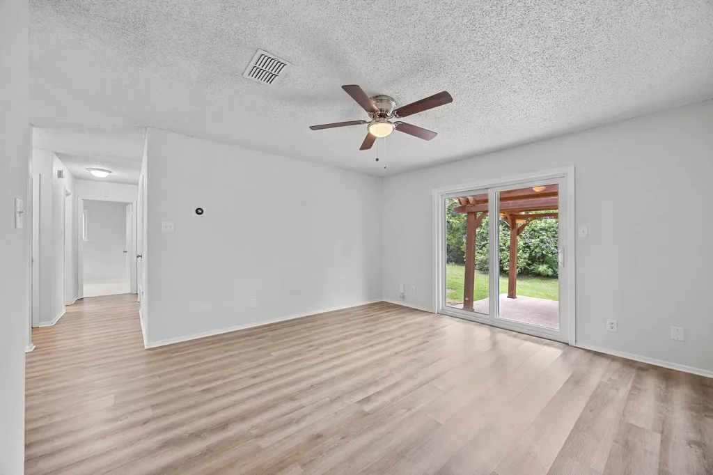 8204 Kellog Court Austin TX 78745