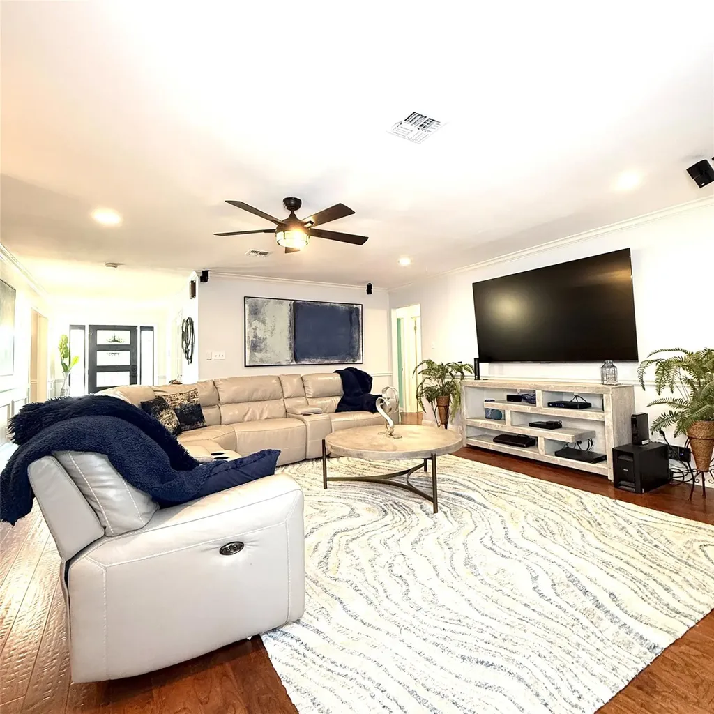 1902 Rowe Loop Pflugerville TX 78660