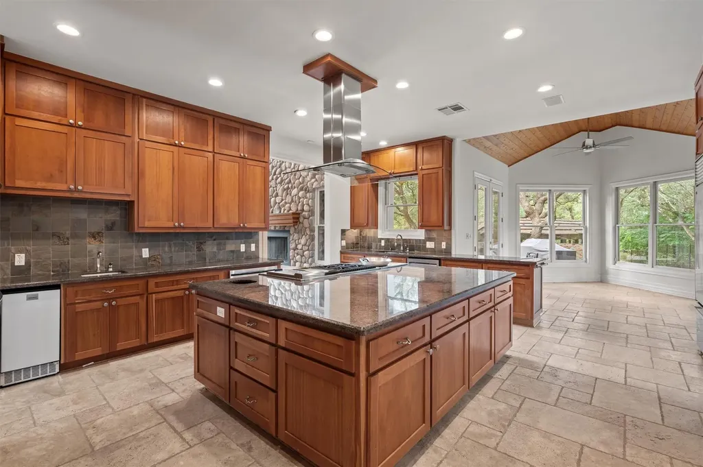 106 Sendera Bonita Austin TX 78734