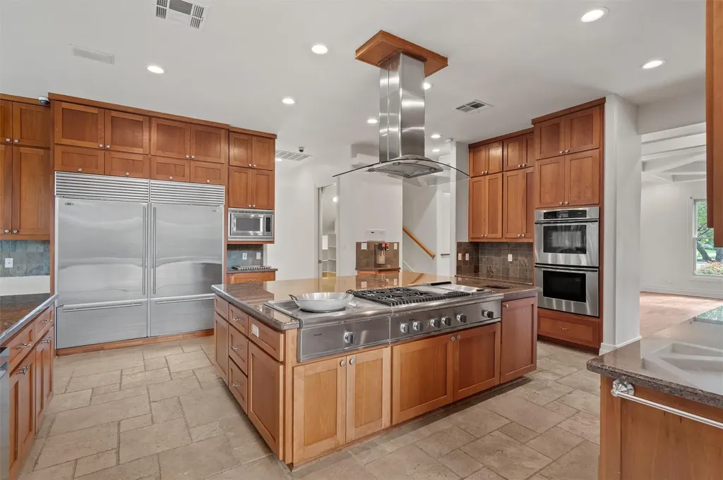 106 Sendera Bonita Austin TX 78734