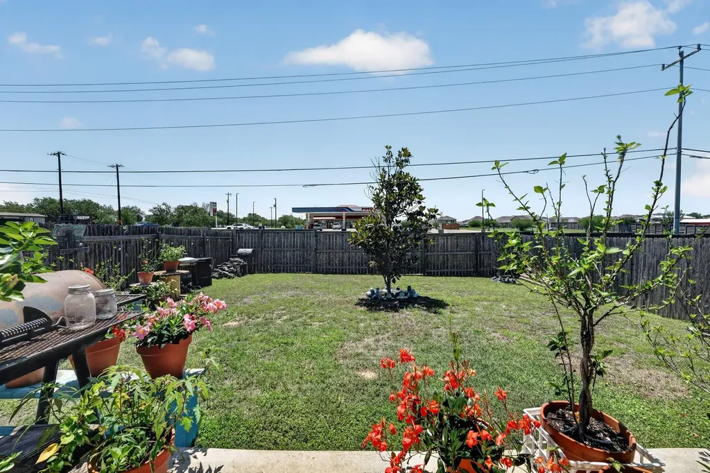 266 Twisted Oaks Lane Buda TX 78610