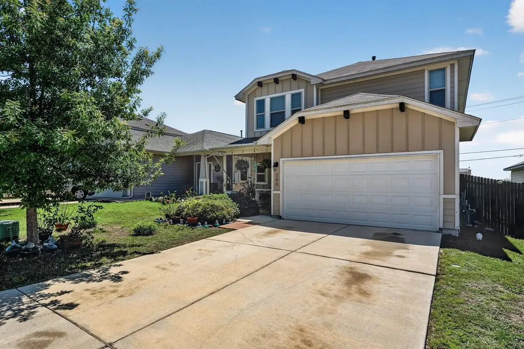 266 Twisted Oaks Lane Buda TX 78610