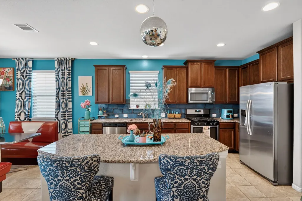 266 Twisted Oaks Lane Buda TX 78610