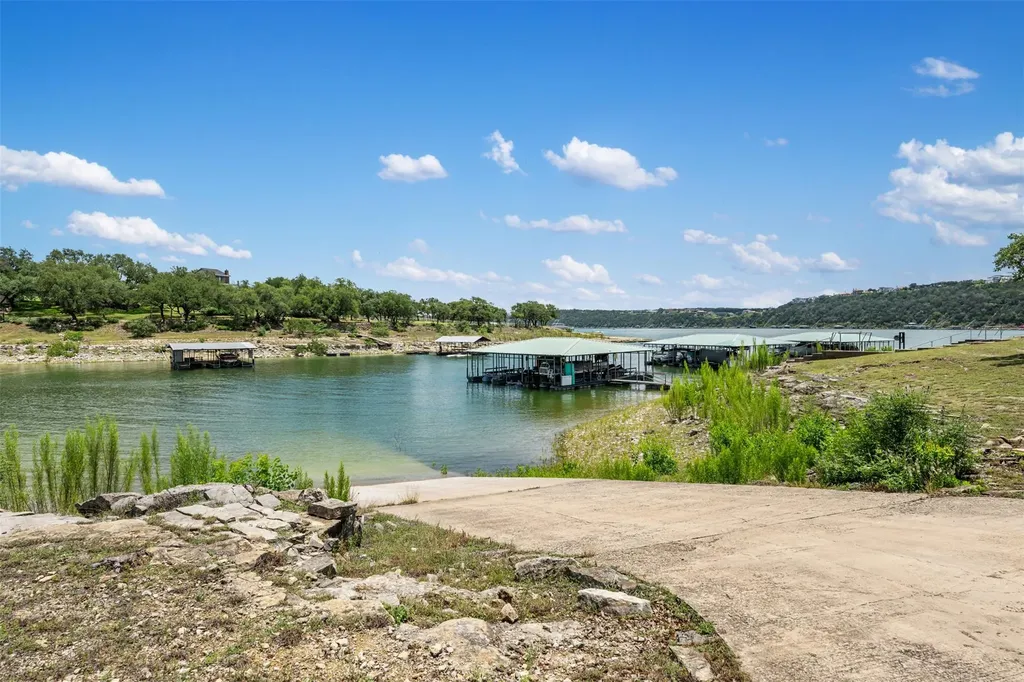906 Moonlight Bay Drive Spicewood TX 78669