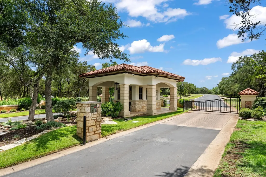 906 Moonlight Bay Drive Spicewood TX 78669