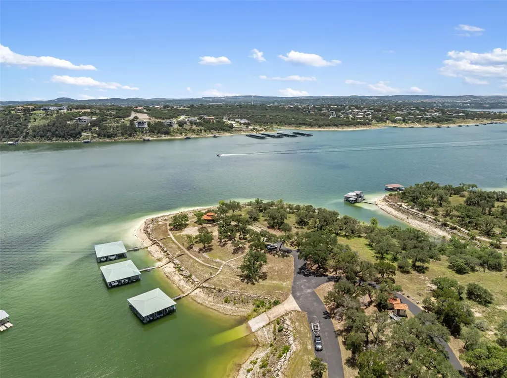 906 Moonlight Bay Drive Spicewood TX 78669