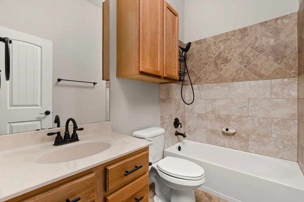 10025 Janet Loop Dripping Springs TX 78620