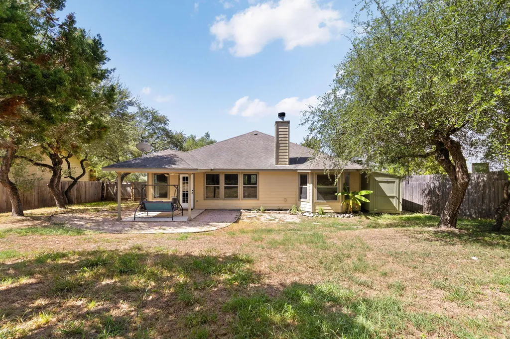 10025 Janet Loop Dripping Springs TX 78620