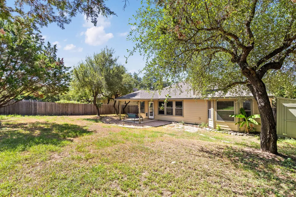 10025 Janet Loop Dripping Springs TX 78620