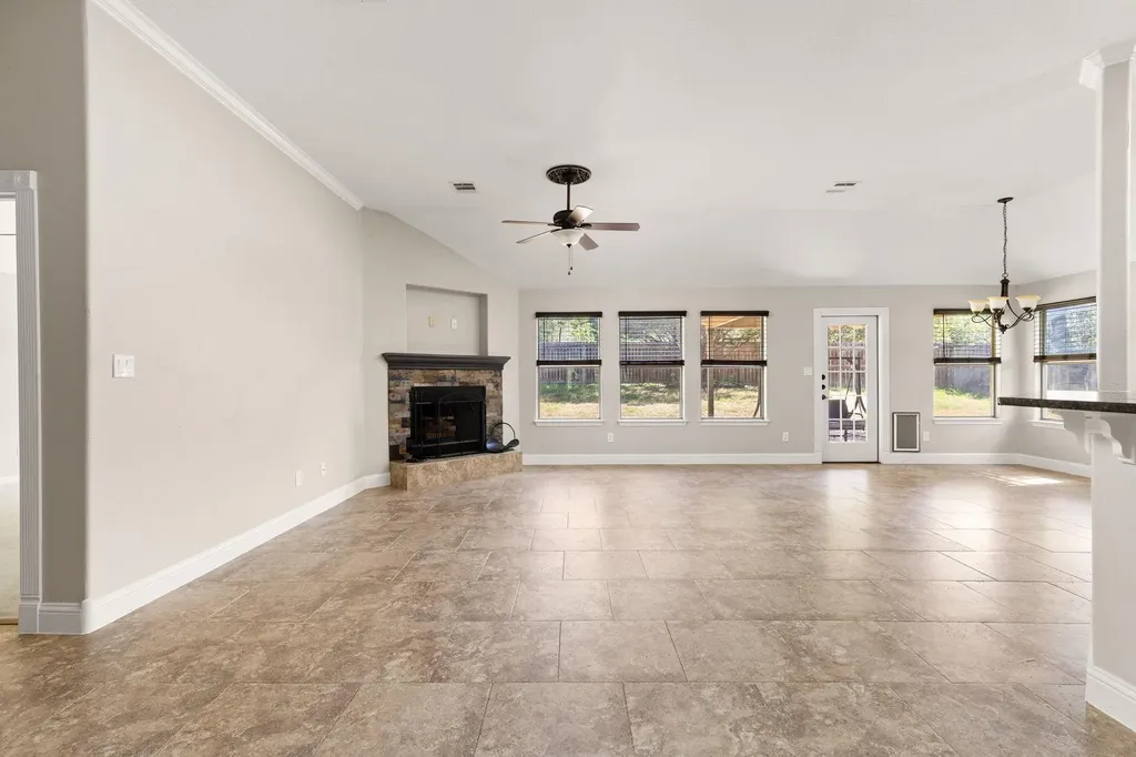 10025 Janet Loop Dripping Springs TX 78620