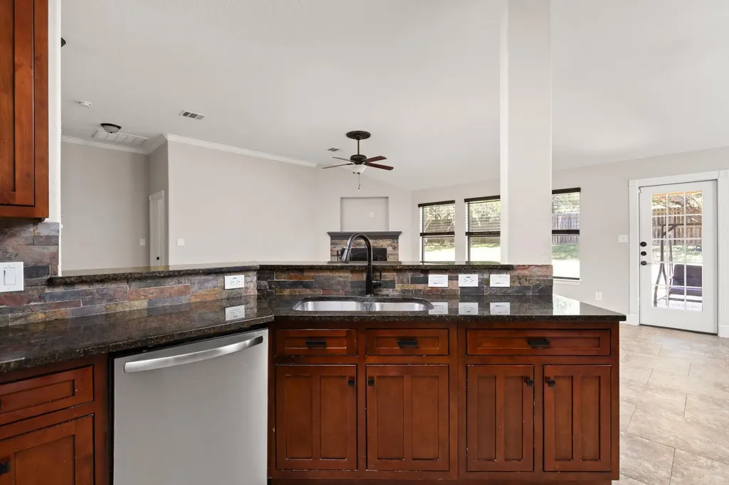 10025 Janet Loop Dripping Springs TX 78620