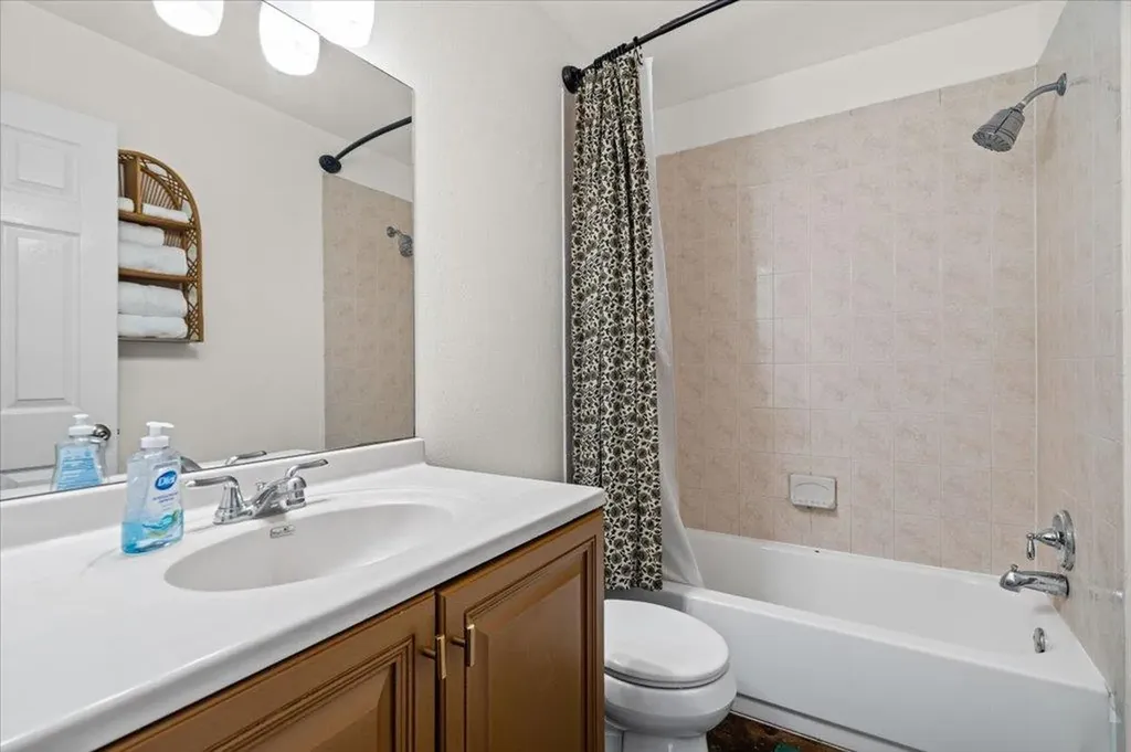 208 W North Street Kyle TX 78640