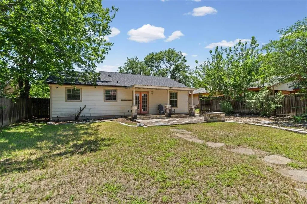 208 W North Street Kyle TX 78640