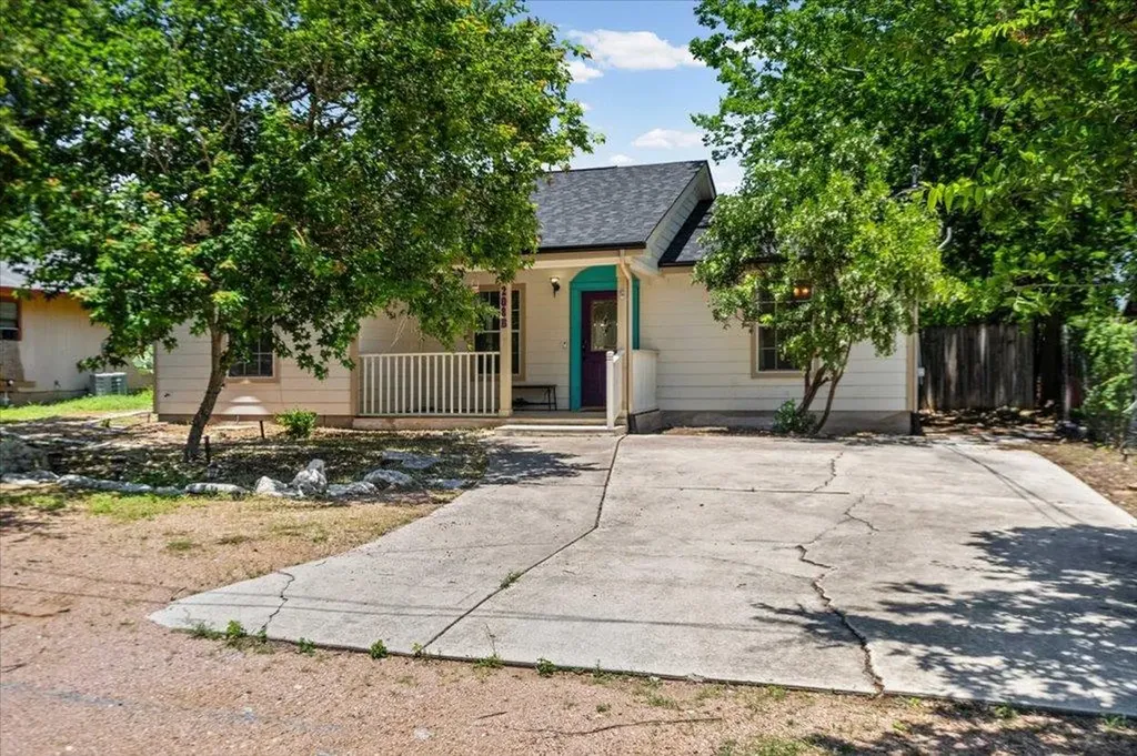 208 W North Street Kyle TX 78640