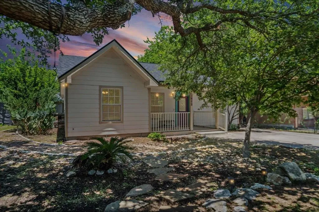 208 W North Street Kyle TX 78640