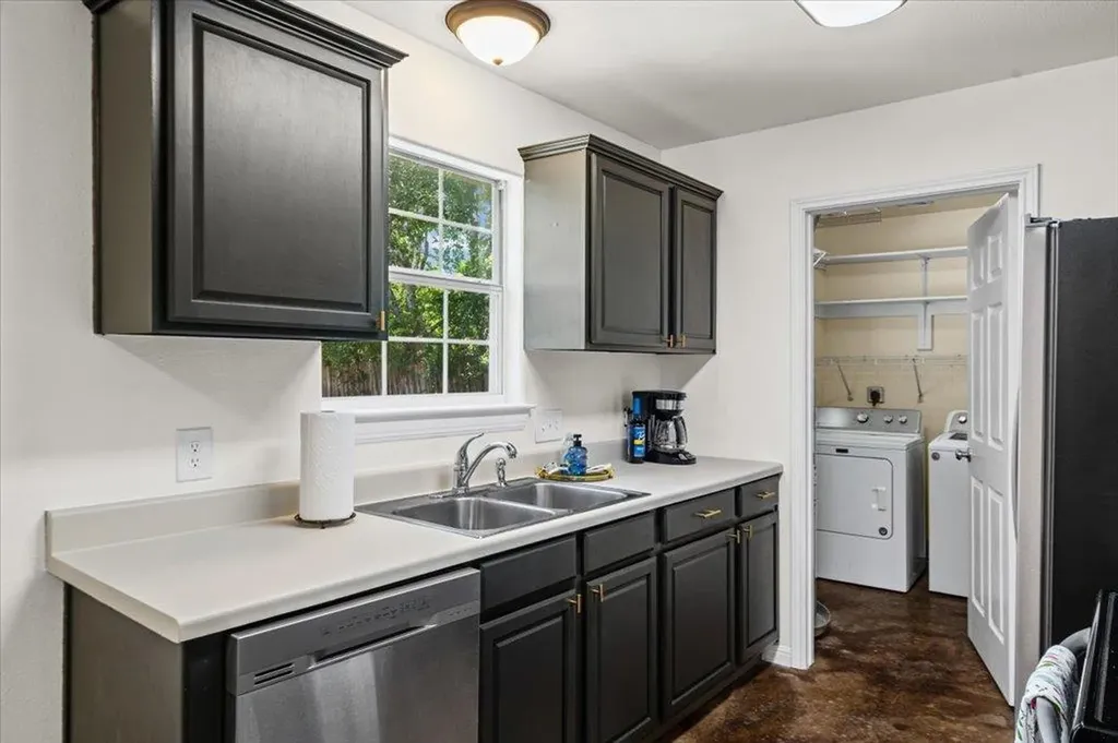 208 W North Street Kyle TX 78640