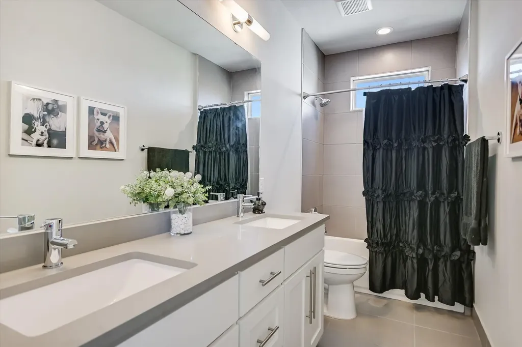 1005 Larkhall Drive Spicewood TX 78669