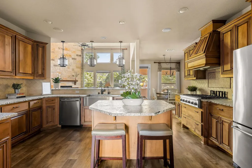 119 Finnel Cove Austin TX 78737