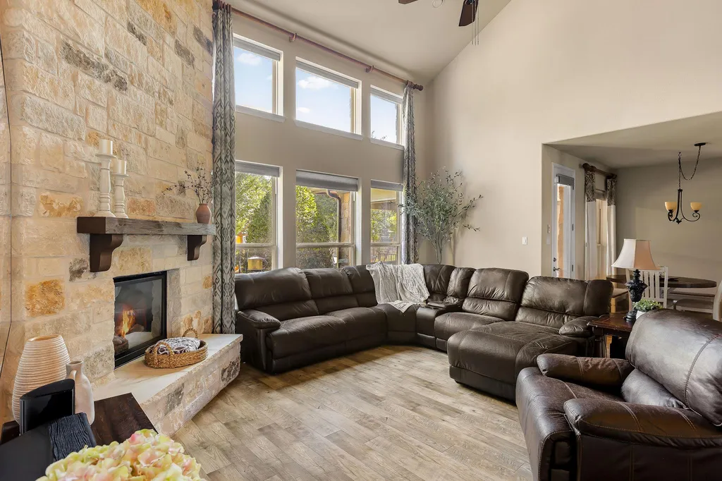 119 Finnel Cove Austin TX 78737