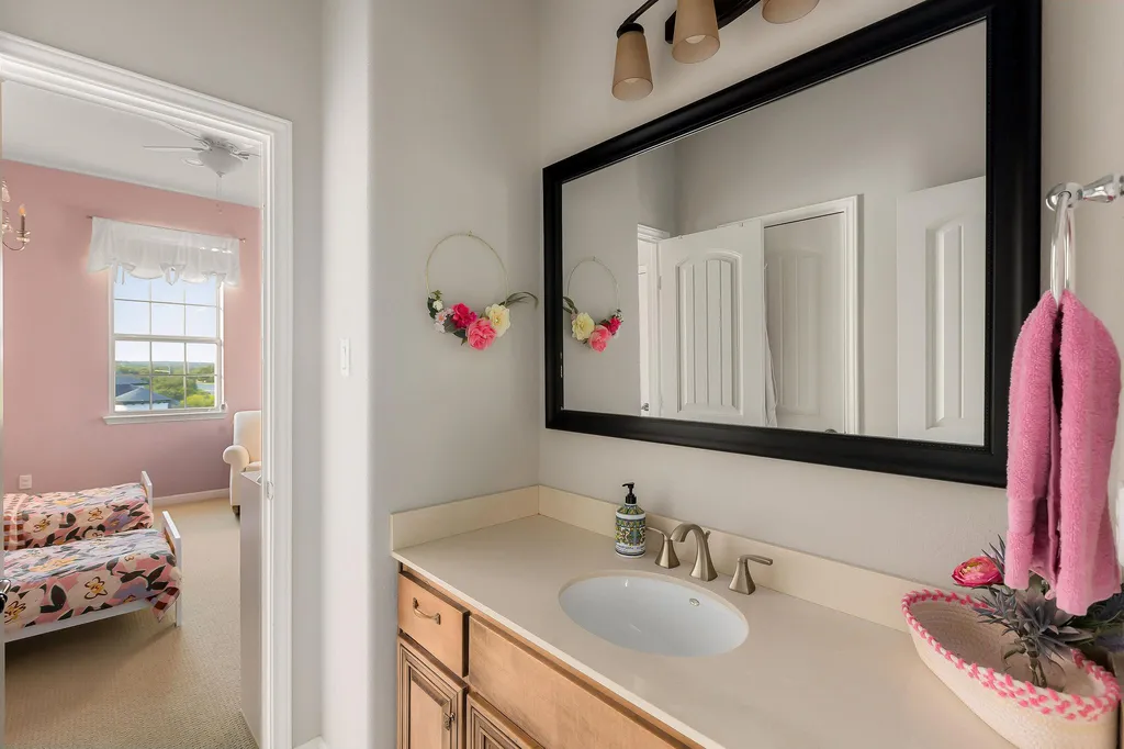 119 Finnel Cove Austin TX 78737