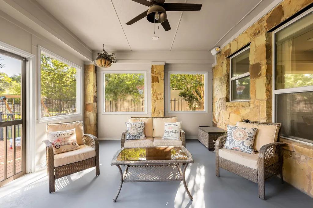 119 Finnel Cove Austin TX 78737