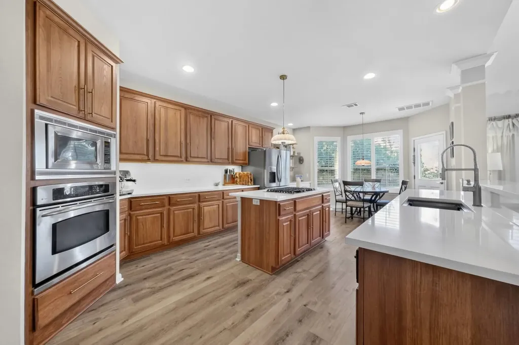 7124 Via Dono Drive Austin TX 78749