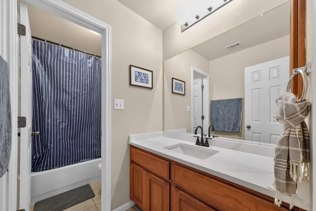 7124 Via Dono Drive Austin TX 78749